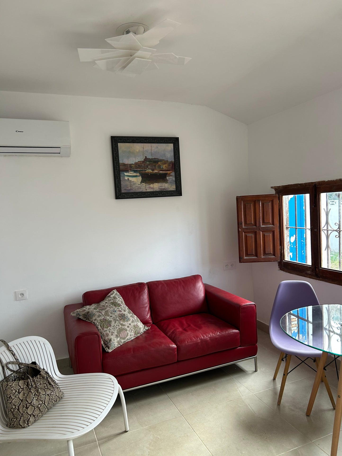 Beach house in Denia with a big garden