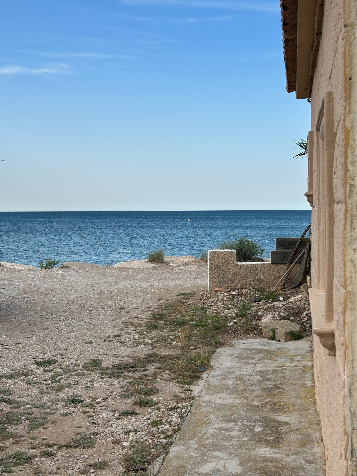 Beach house in Denia with a big garden