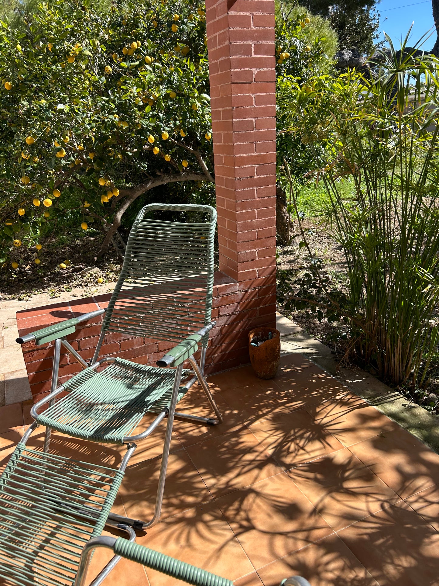 Beach house in Denia with a big garden