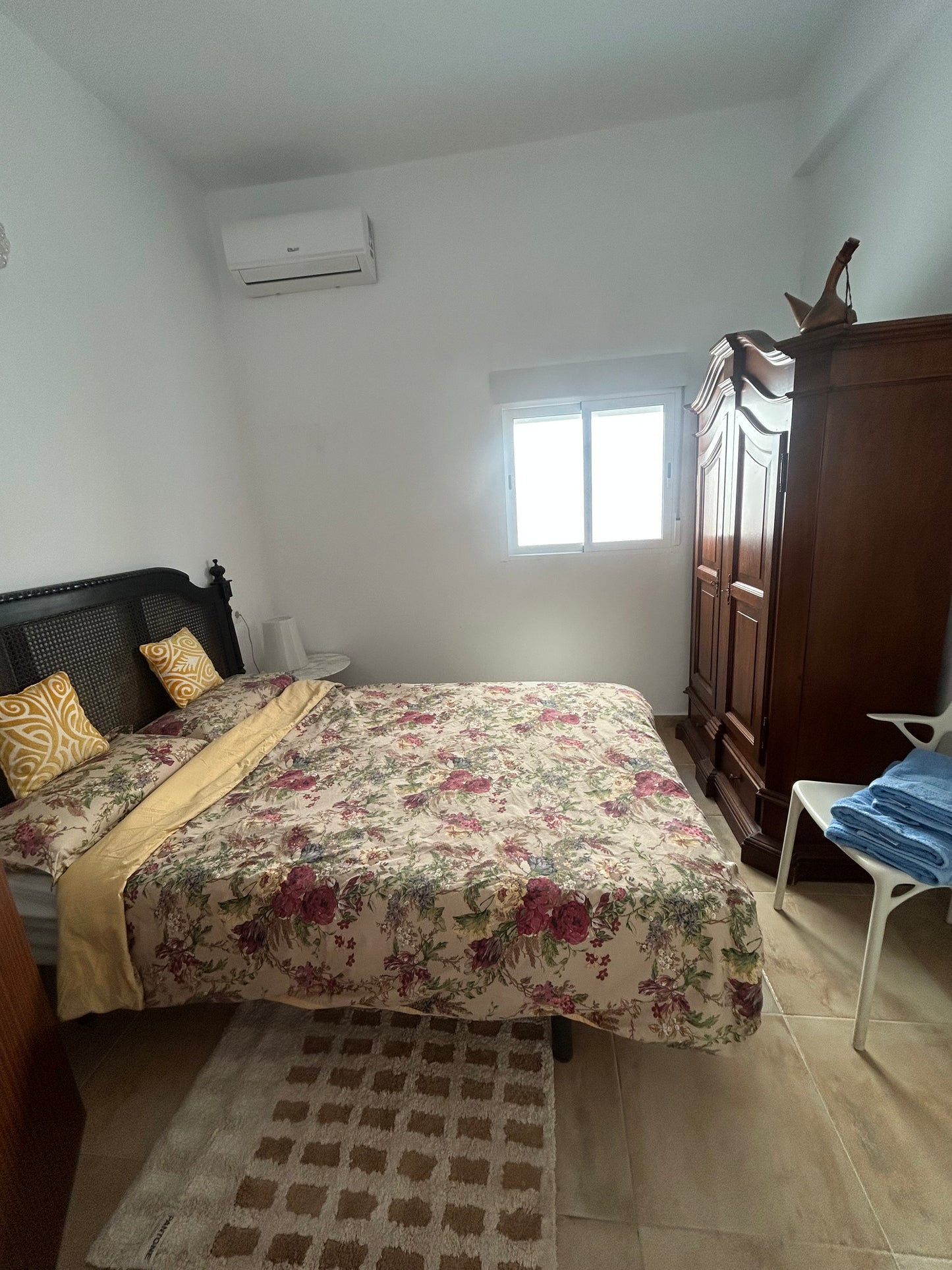 Beach house in Denia with a big garden